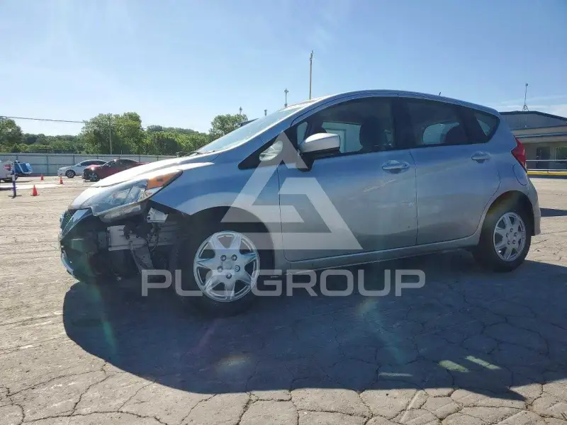2017 Nissan VERSA фото