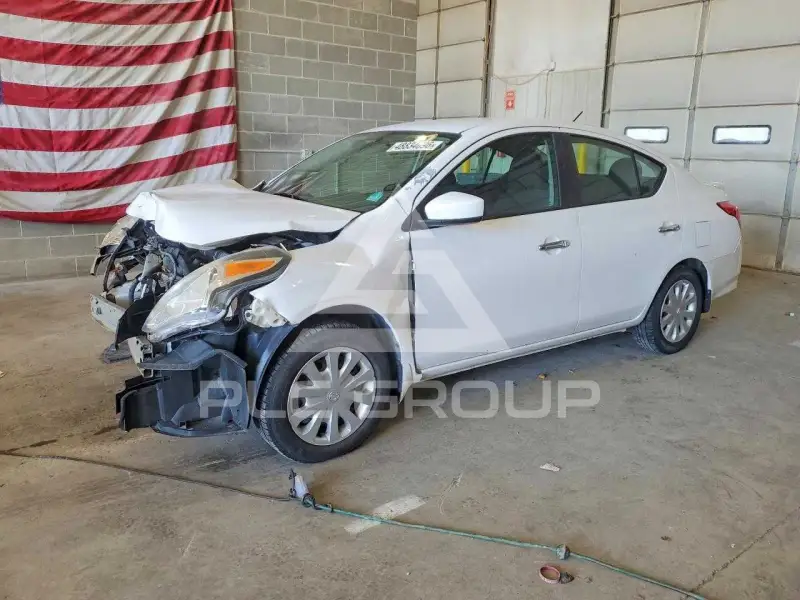 2017 Nissan VERSA photo