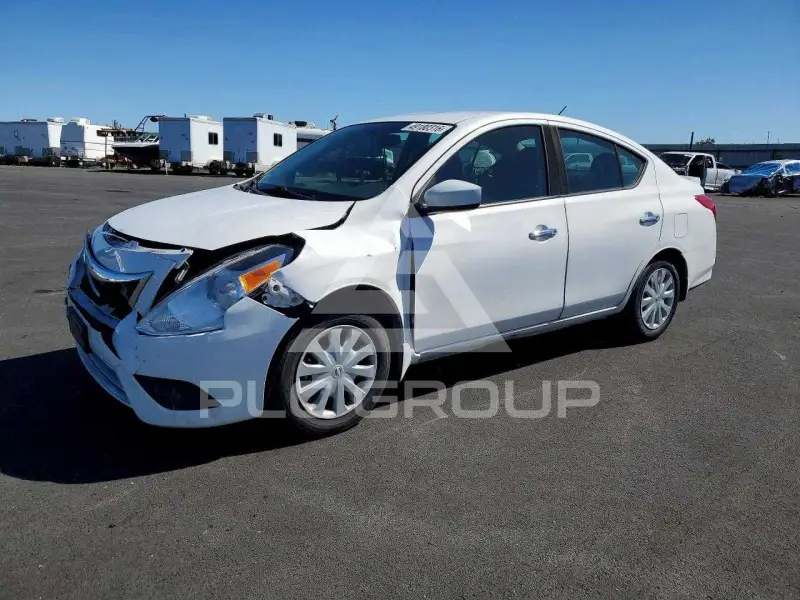 2017 Nissan VERSA фото