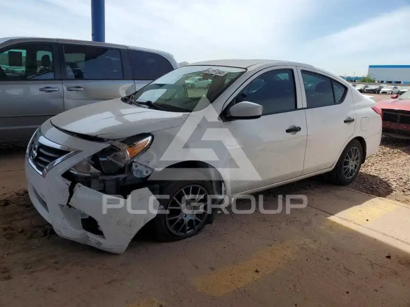 2017 Nissan VERSA фото