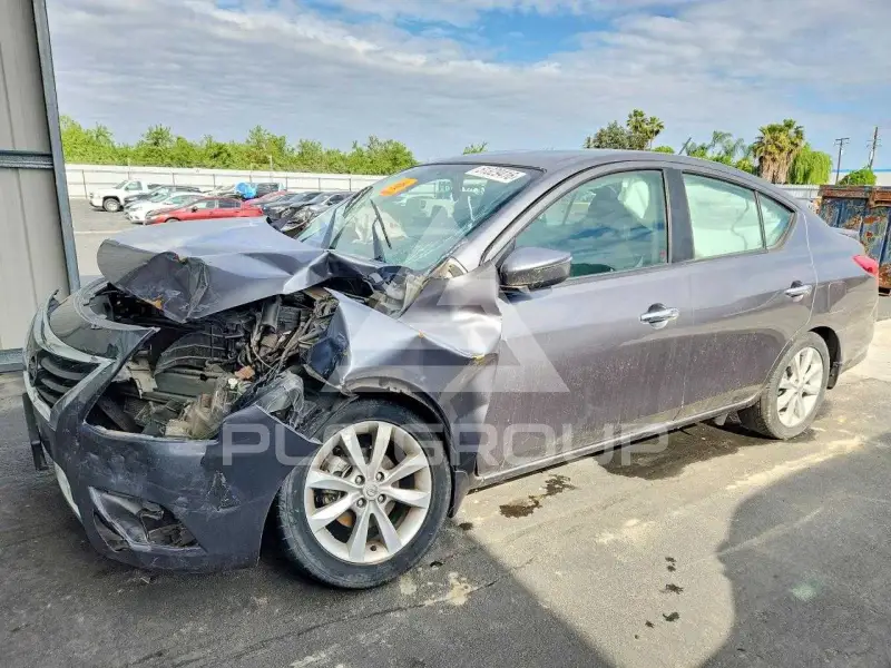 2017 Nissan VERSA photo