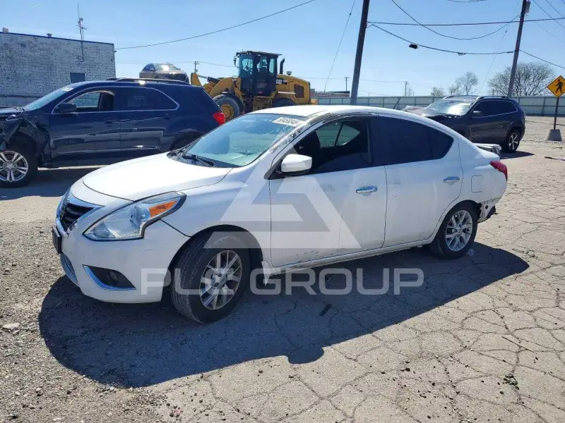 2017 Nissan VERSA фото