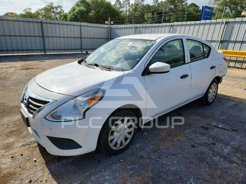 2017 Nissan VERSA photo