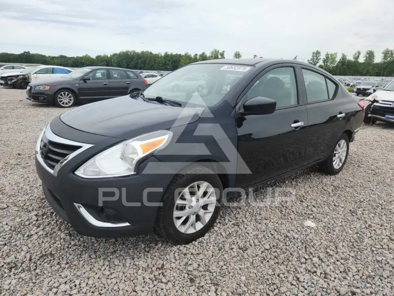 2017 Nissan VERSA photo