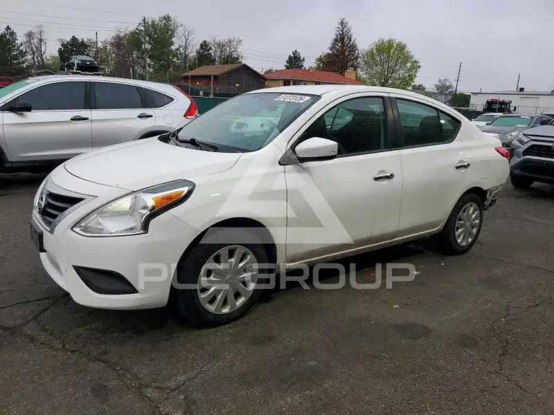 2017 Nissan VERSA photo