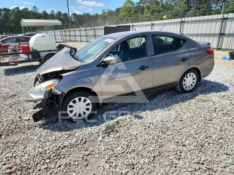 2017 Nissan VERSA фото