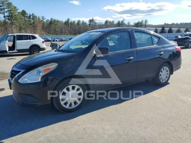 2017 Nissan VERSA фото