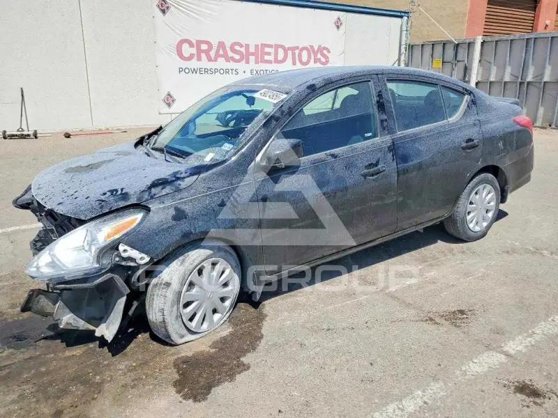 2017 Nissan VERSA фото
