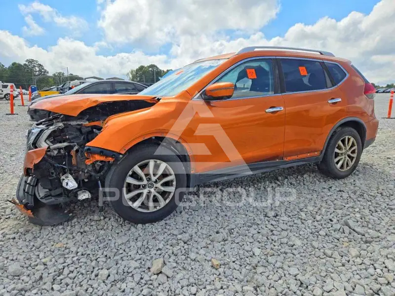 2017 Nissan ROGUE photo