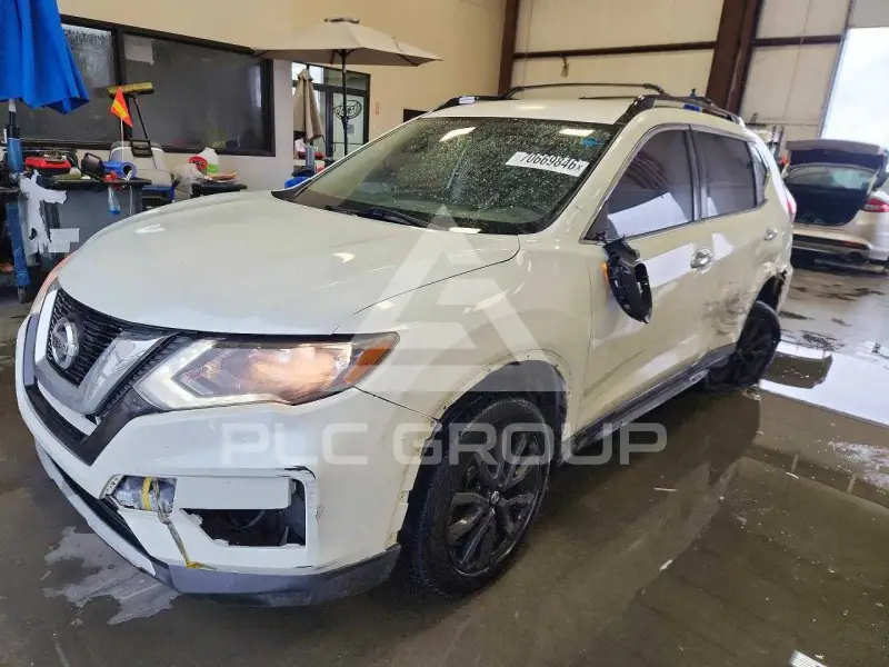 2017 Nissan ROGUE photo