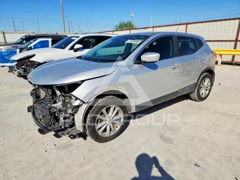 2017 Nissan ROGUE photo