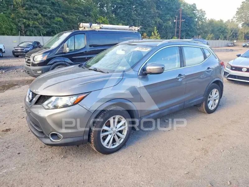 2017 Nissan ROGUE photo
