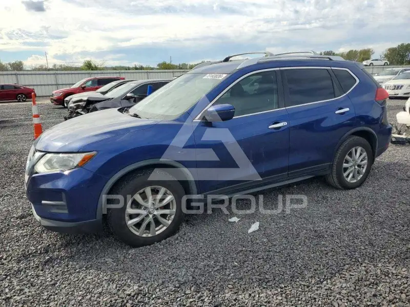 2017 Nissan ROGUE photo