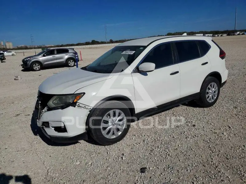 2017 Nissan ROGUE photo