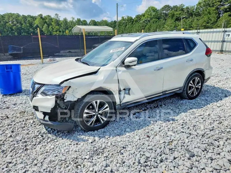 2017 Nissan ROGUE photo