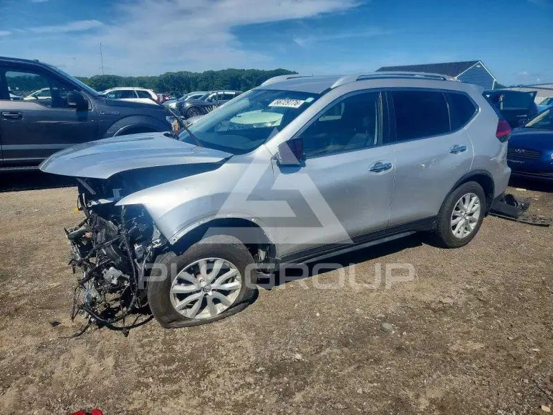 2017 Nissan ROGUE photo