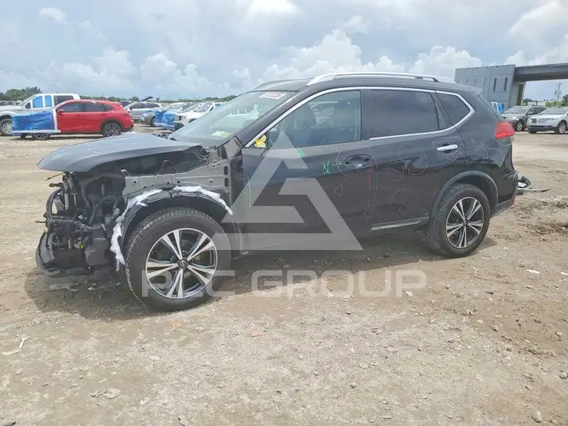 2017 Nissan ROGUE photo