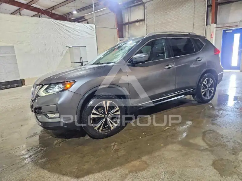 2017 Nissan ROGUE photo