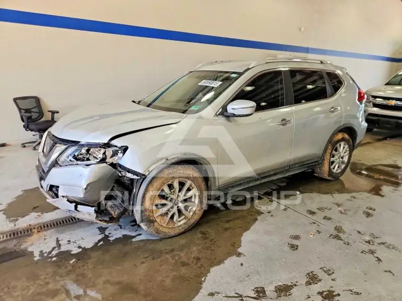 2017 Nissan ROGUE photo