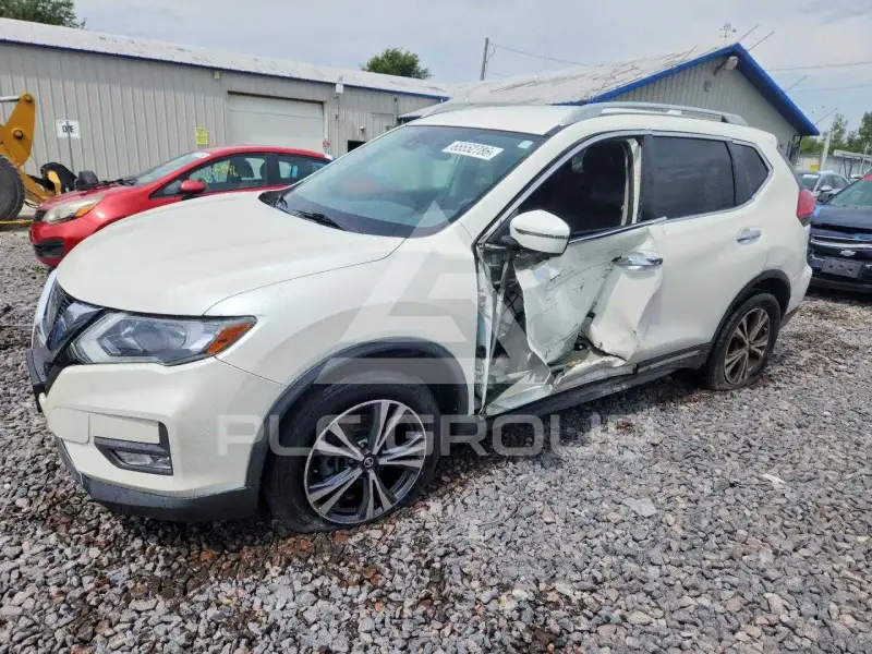 2017 Nissan ROGUE photo