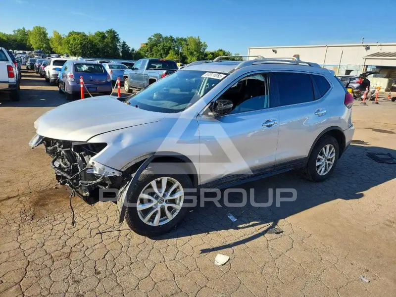 2017 Nissan ROGUE photo