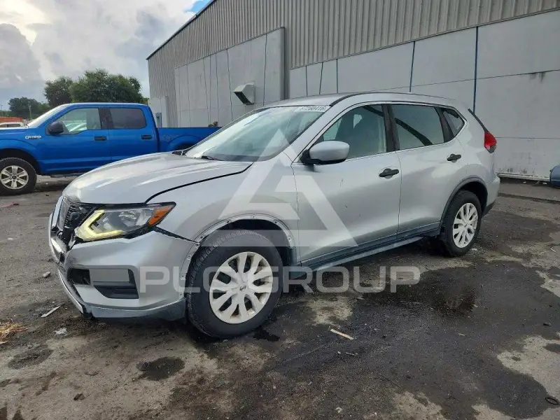 2017 Nissan ROGUE photo