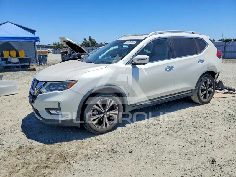 2017 Nissan ROGUE photo