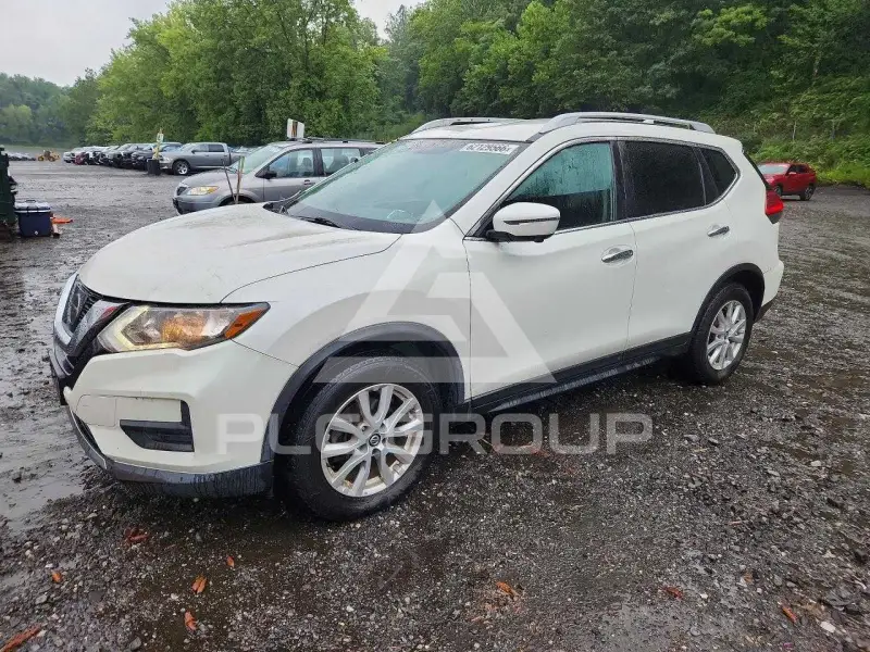 2017 Nissan ROGUE photo