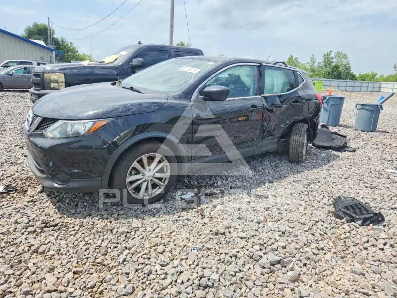 2017 Nissan ROGUE photo