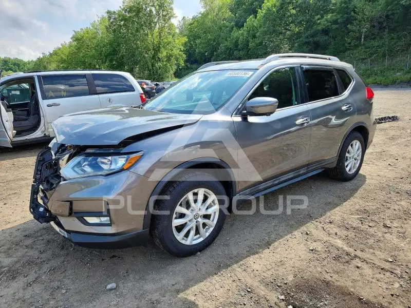 2017 Nissan ROGUE photo