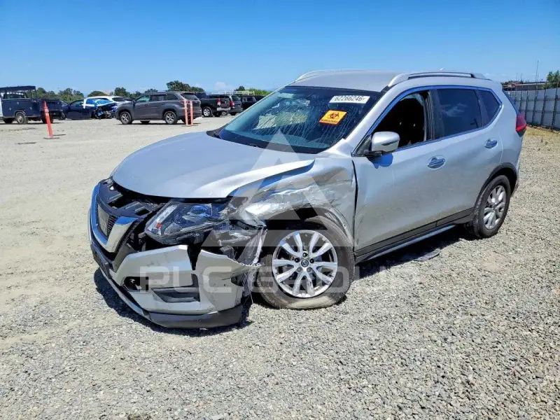 2017 Nissan ROGUE photo