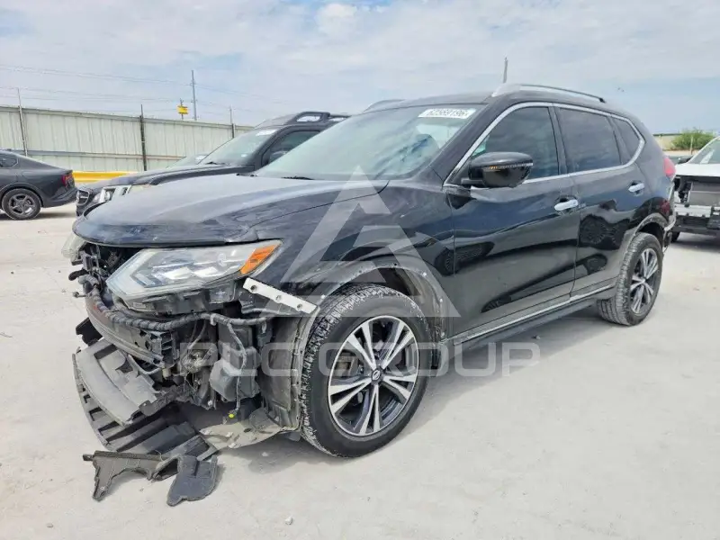 2017 Nissan ROGUE photo