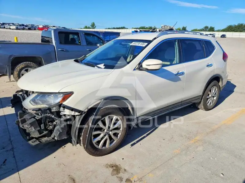 2017 Nissan ROGUE photo