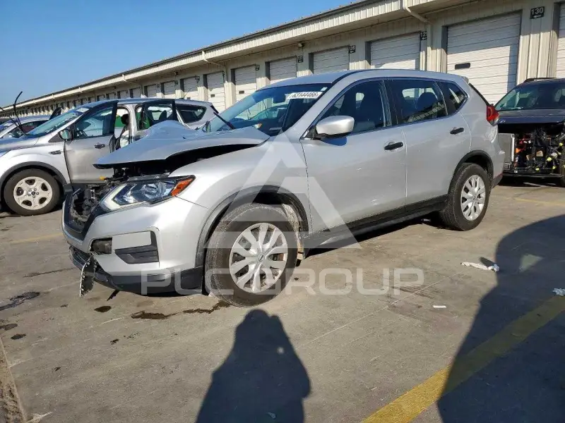 2017 Nissan ROGUE photo