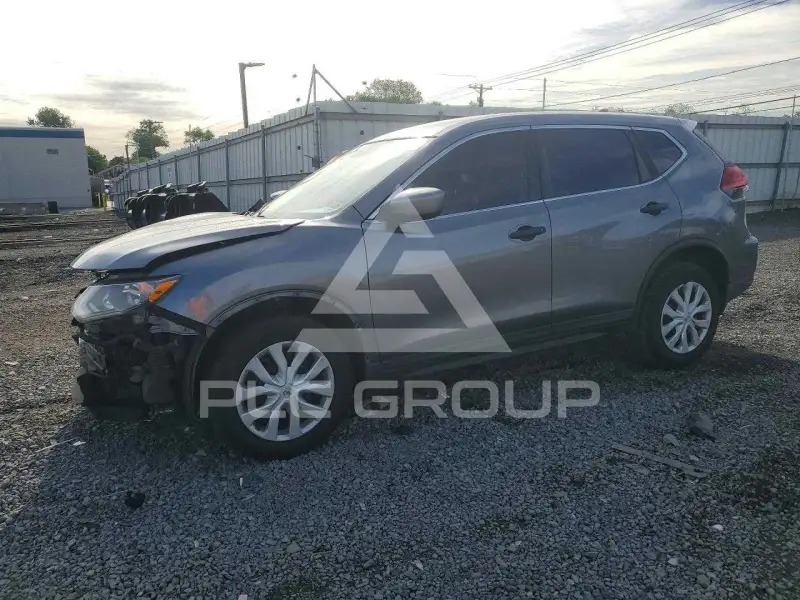 2017 Nissan ROGUE photo