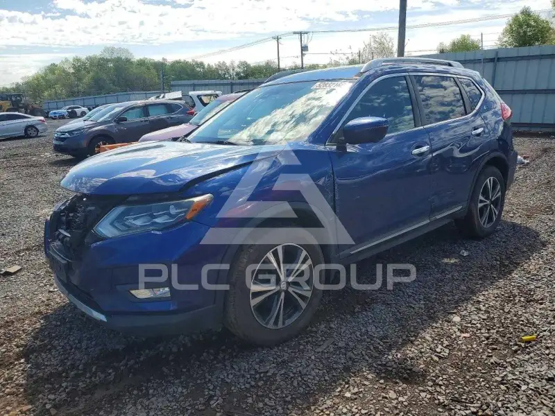 2017 Nissan ROGUE photo