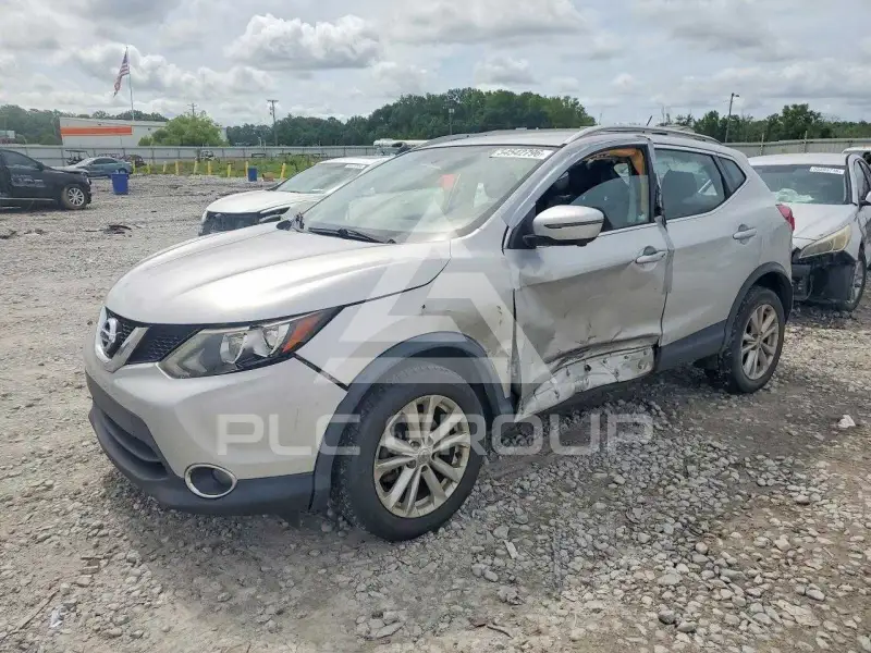 2017 Nissan ROGUE photo