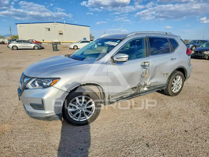 2017 Nissan ROGUE photo