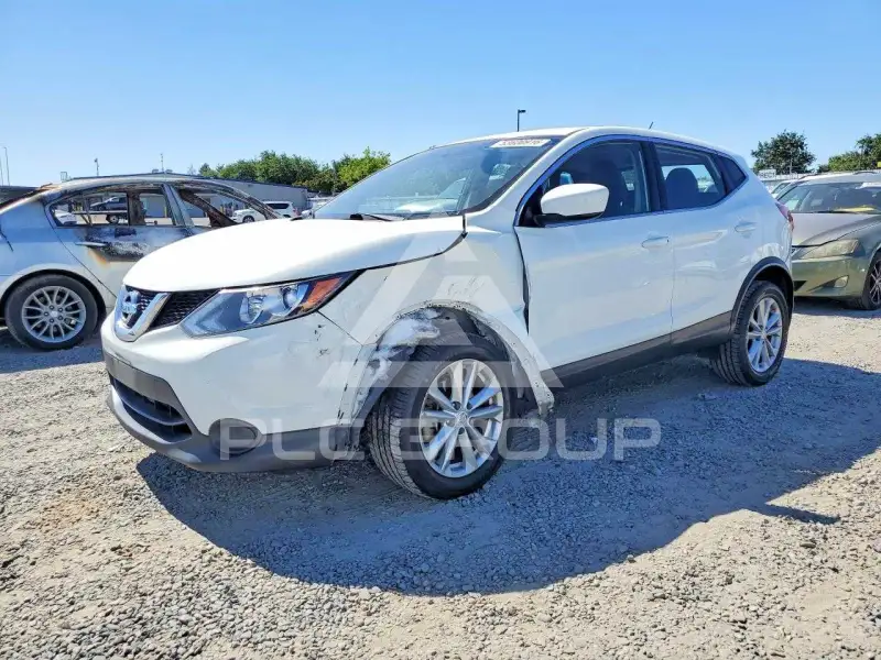 2017 Nissan ROGUE photo