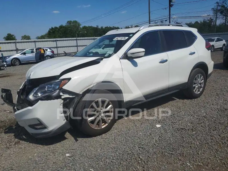 2017 Nissan ROGUE photo