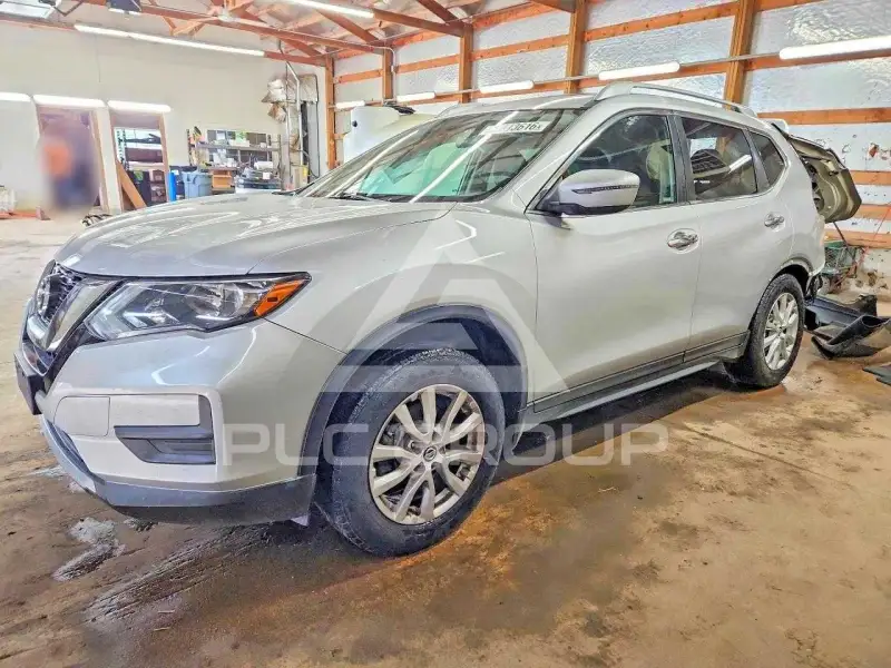 2017 Nissan ROGUE photo