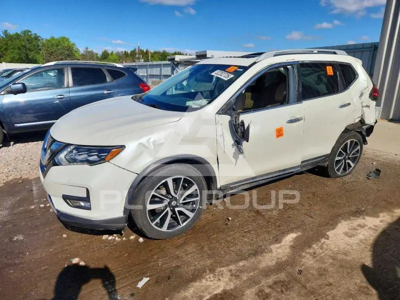 2017 Nissan ROGUE photo