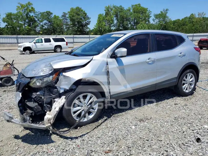 2017 Nissan ROGUE photo
