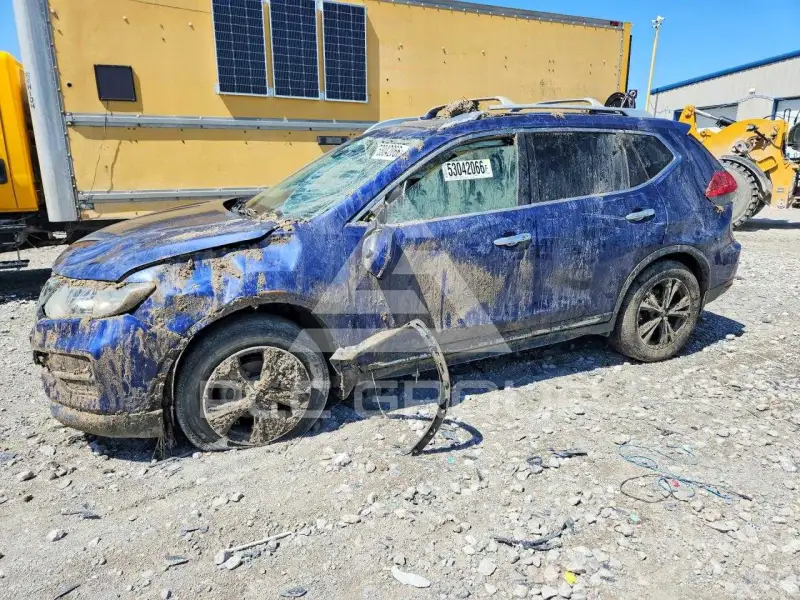 2017 Nissan ROGUE photo