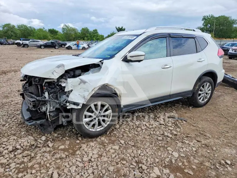 2017 Nissan ROGUE photo