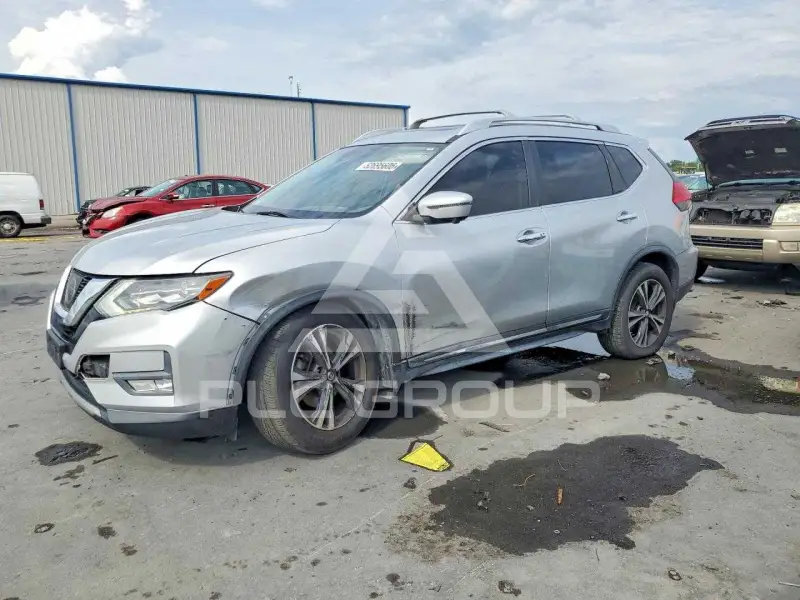 2017 Nissan ROGUE photo