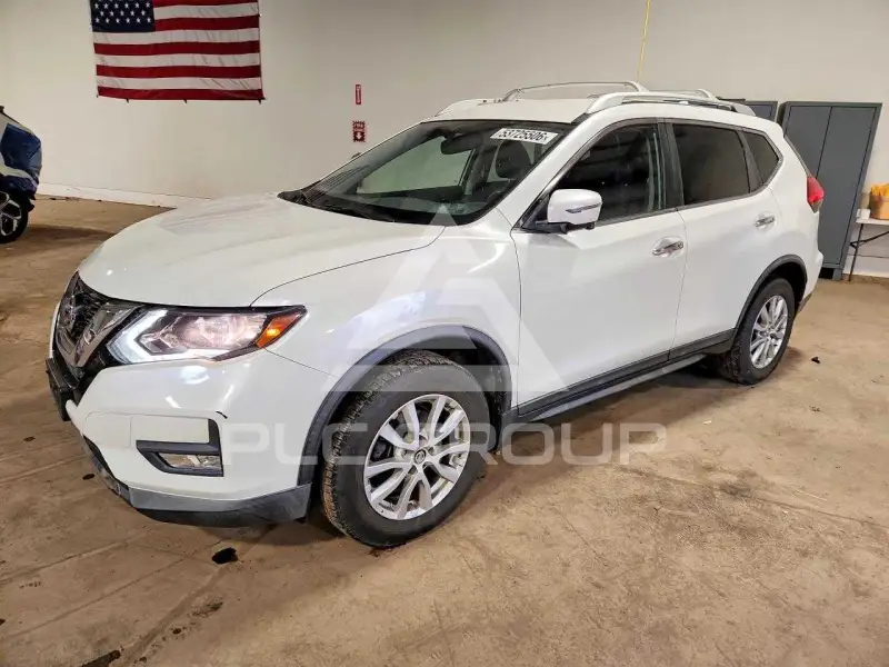 2017 Nissan ROGUE photo