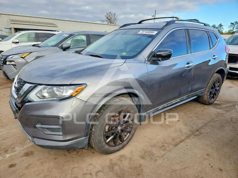 2017 Nissan ROGUE photo