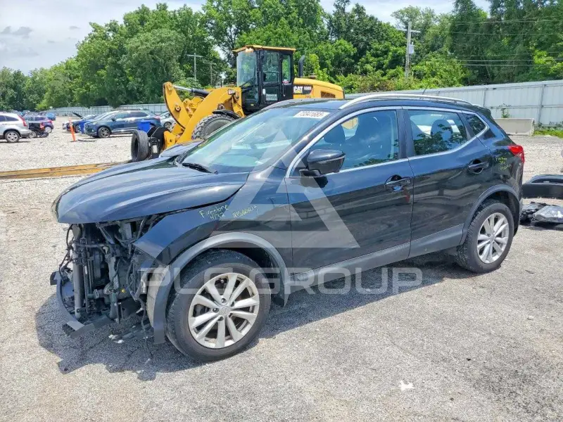 2017 Nissan ROGUE photo