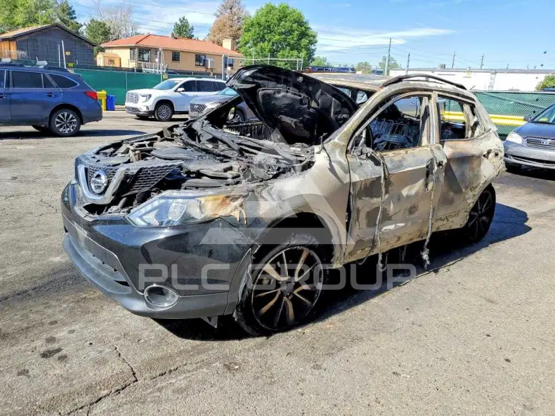 2017 Nissan ROGUE photo